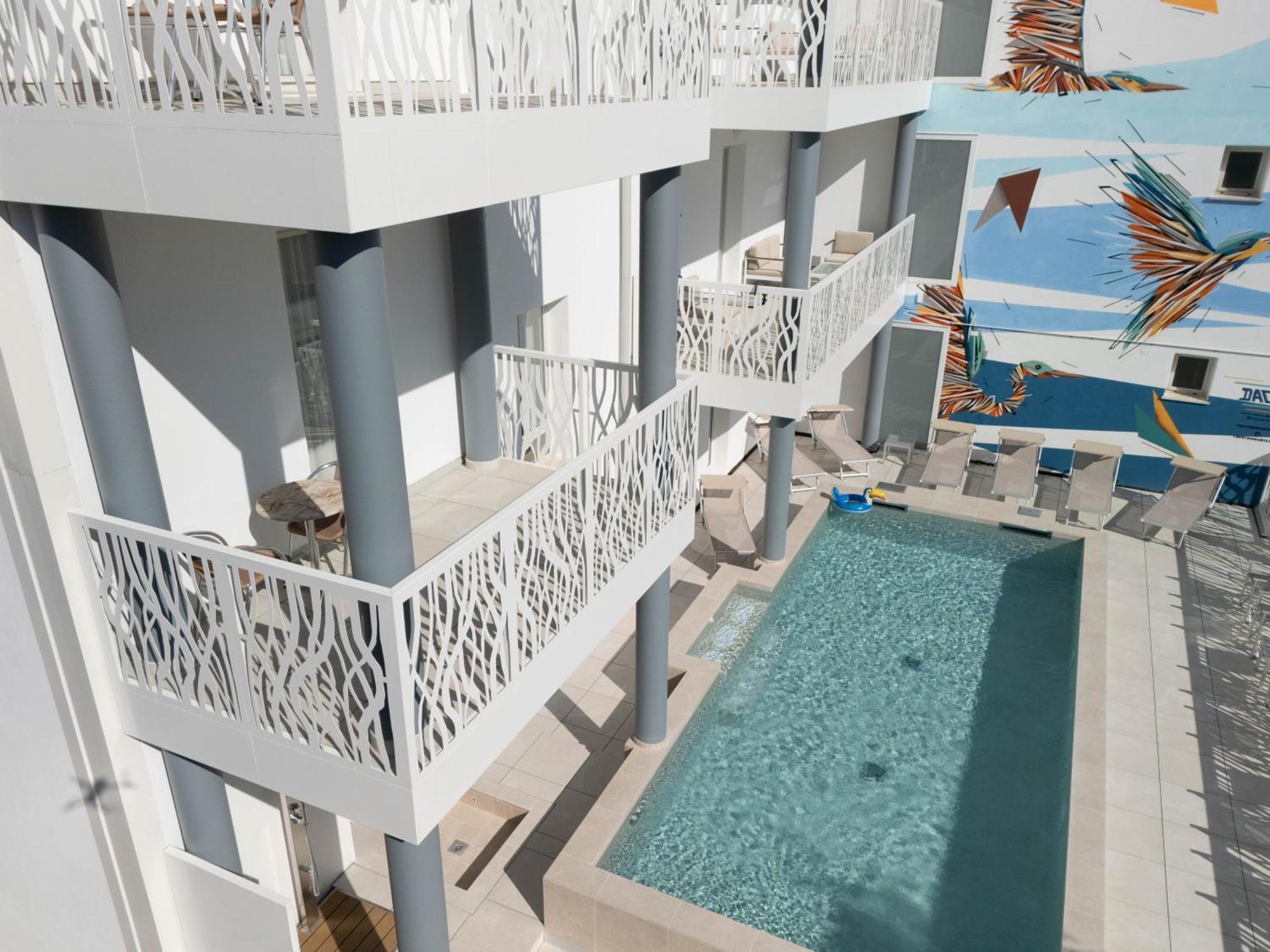 Hotel Marzia Holiday Queen Каорле Экстерьер фото