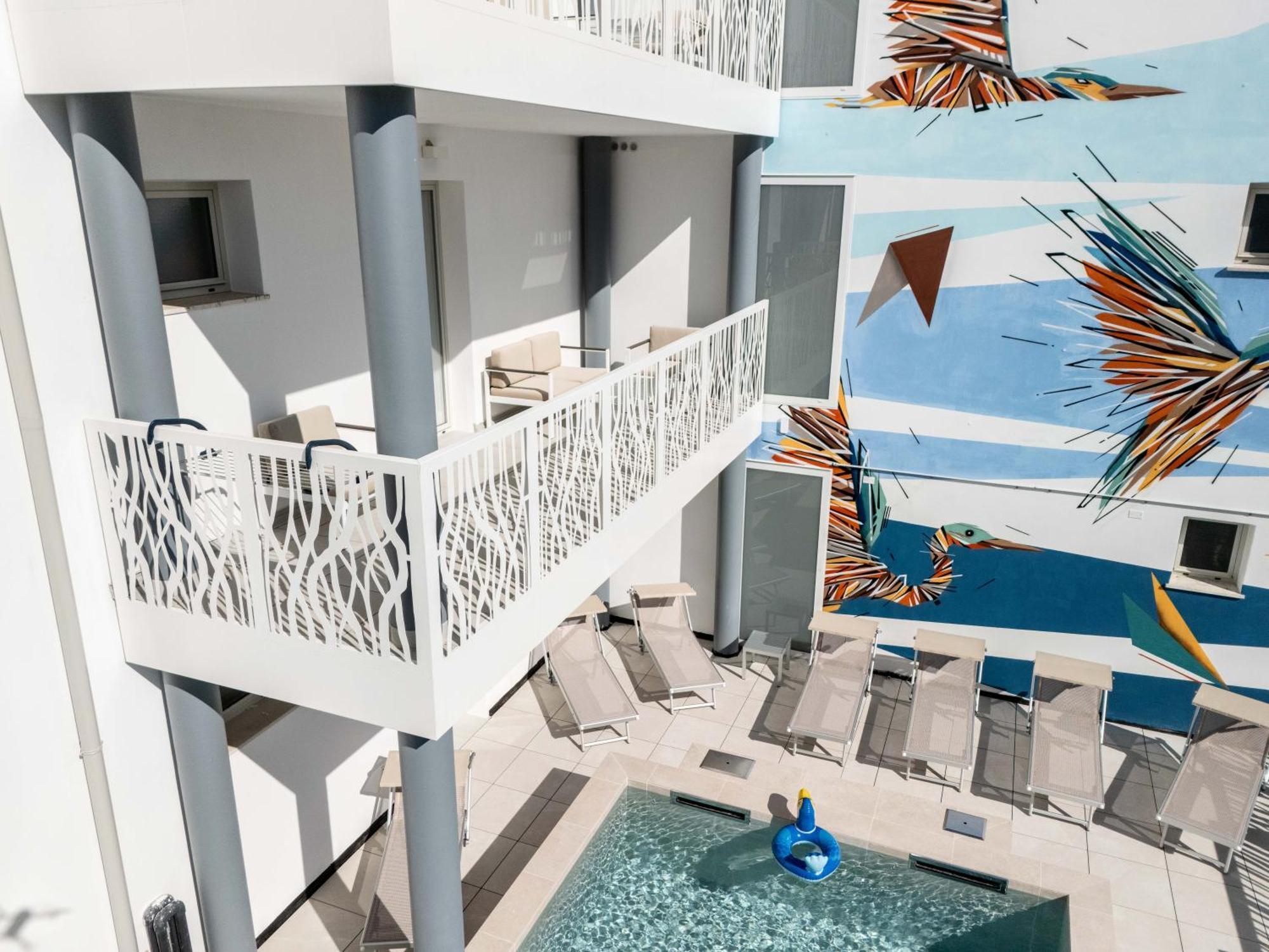 Hotel Marzia Holiday Queen Каорле Экстерьер фото