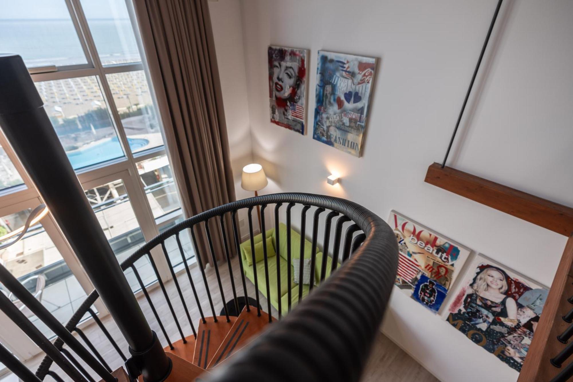 Hotel Marzia Holiday Queen Каорле Экстерьер фото